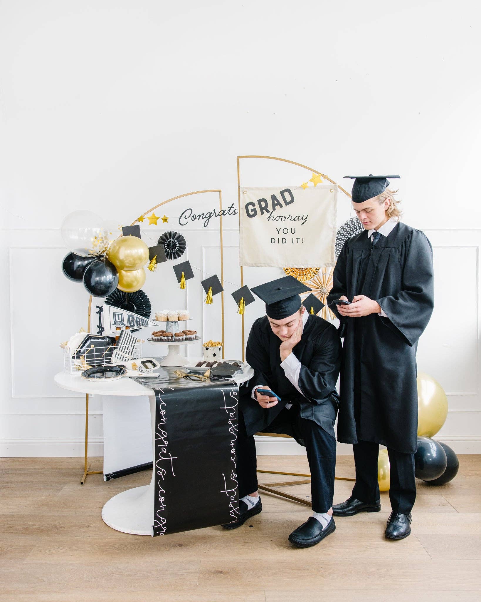 Congrats Paper Table Runner