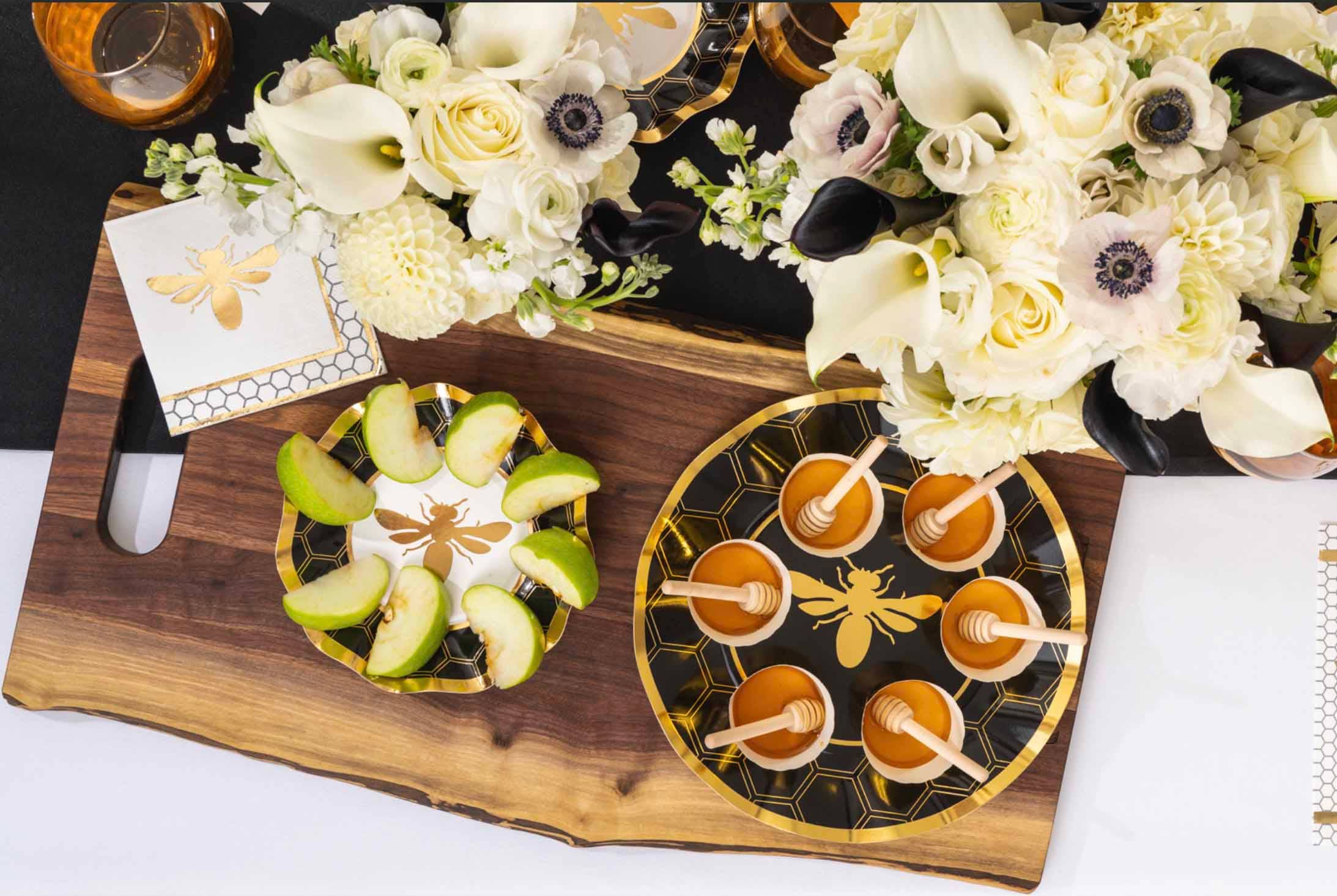 Honeybee Wavy Paper Dinner Plate