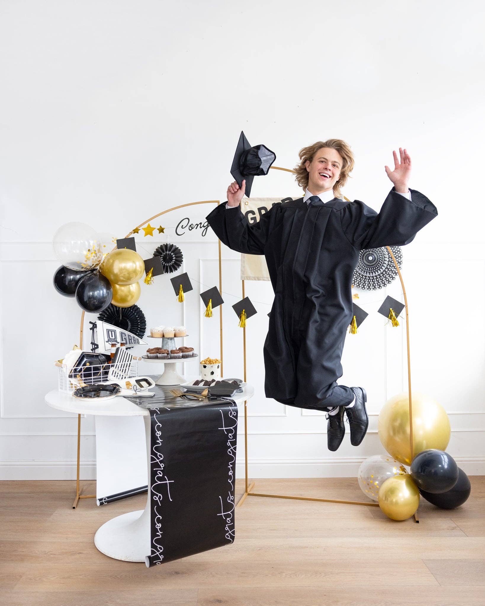 Congrats Paper Table Runner